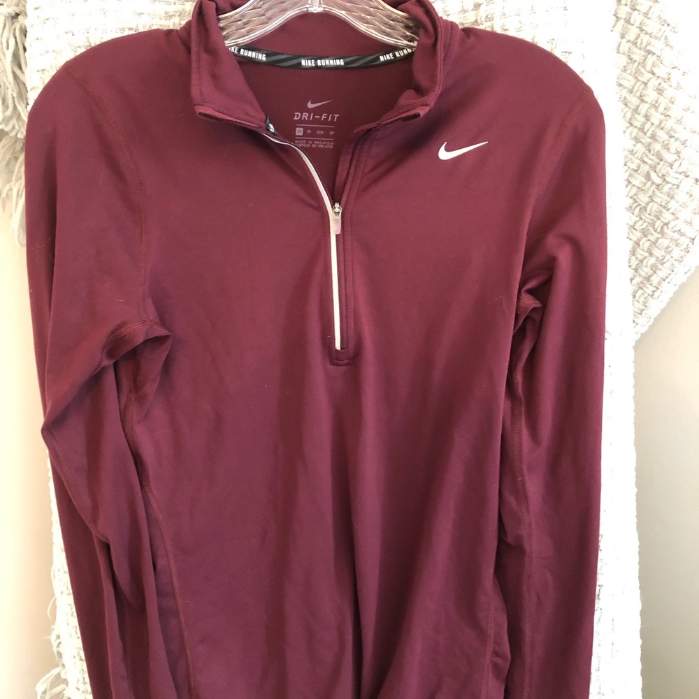Women’s Nike dri fit maroon quarter zip